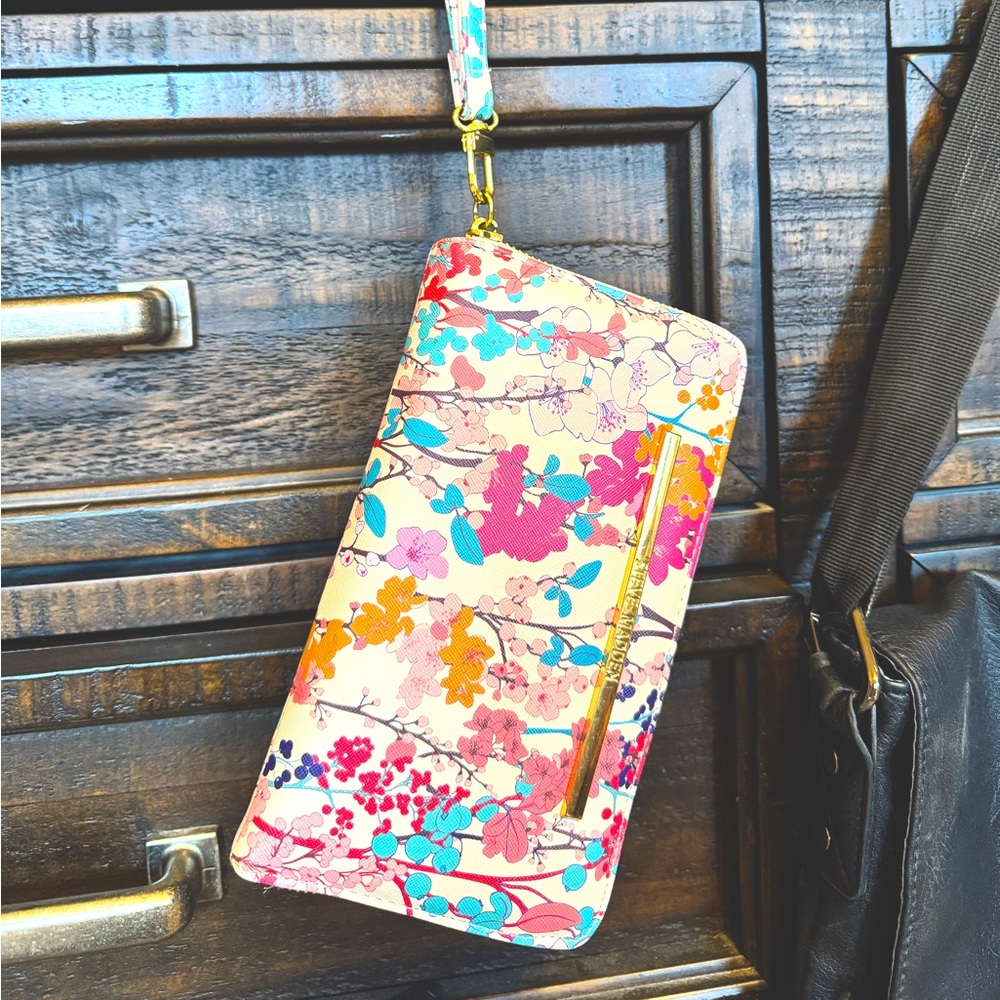 Wristlet